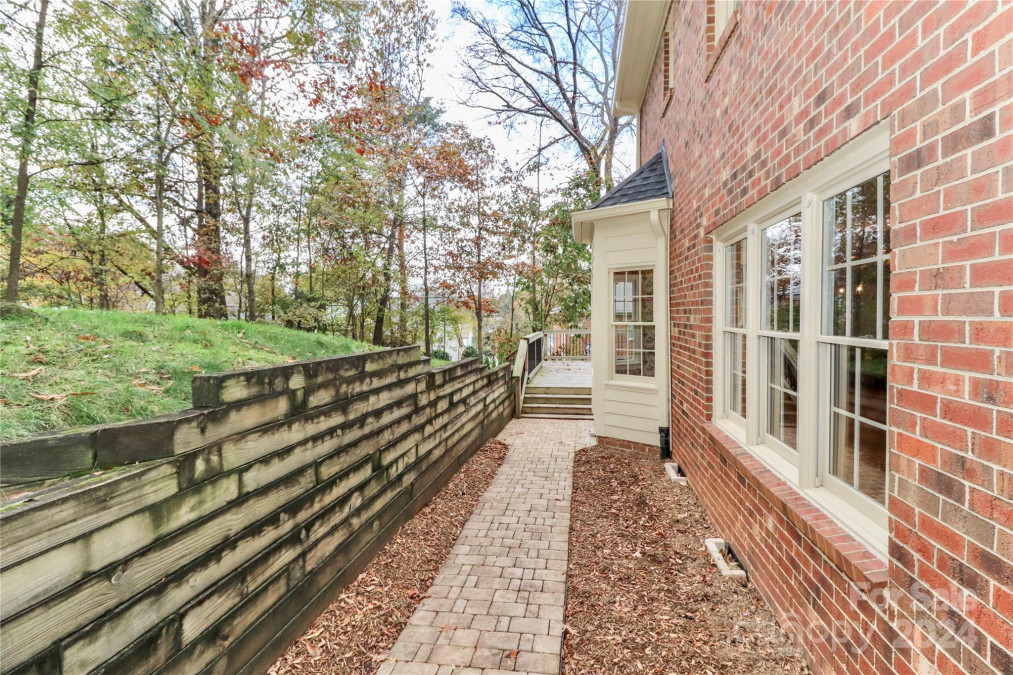 7517 British Gardens Ln Charlotte, NC 28277