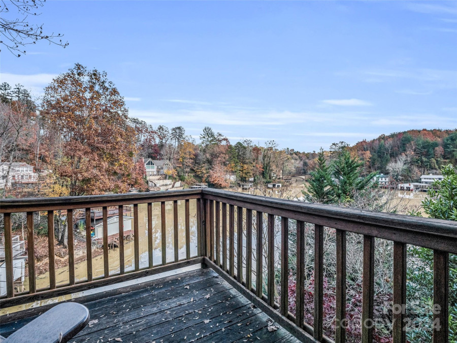 291 Tryon Bay Cir Lake Lure, NC 28746