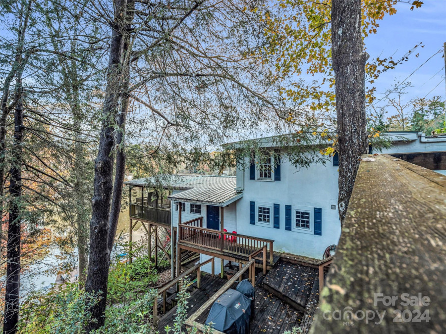 291 Tryon Bay Cir Lake Lure, NC 28746