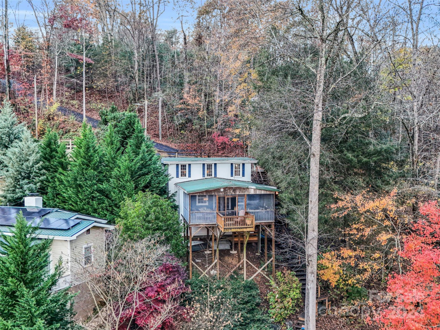 291 Tryon Bay Cir Lake Lure, NC 28746