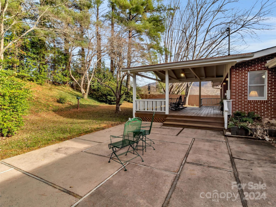 130 Azalea Dr Waynesville, NC 28786