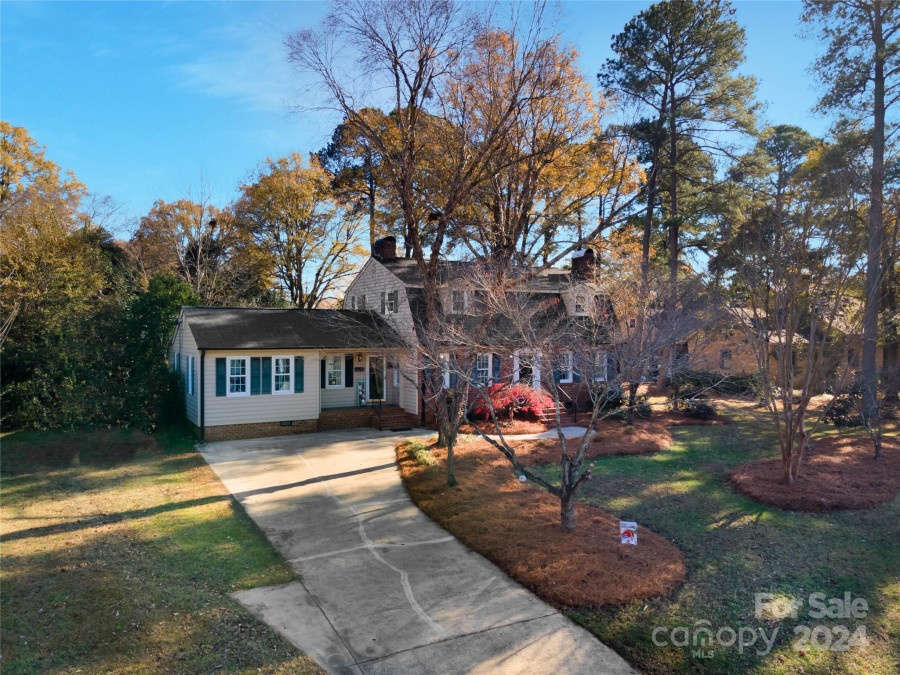 524 Hawthorne Ln Gastonia, NC 28054