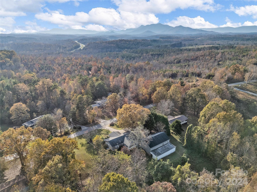 2627 Pea Ridge Rd Mill Spring, NC 28756