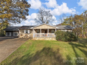 2627 Pea Ridge Rd Mill Spring, NC 28756