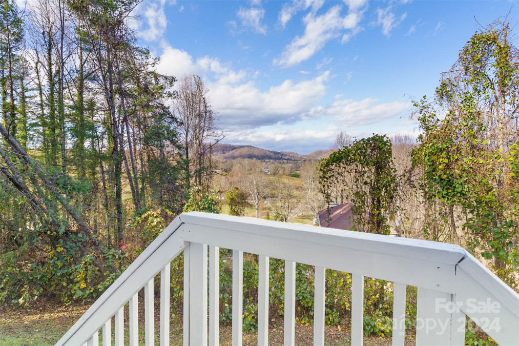 60 Hilltop View Dr Fletcher, NC 28732