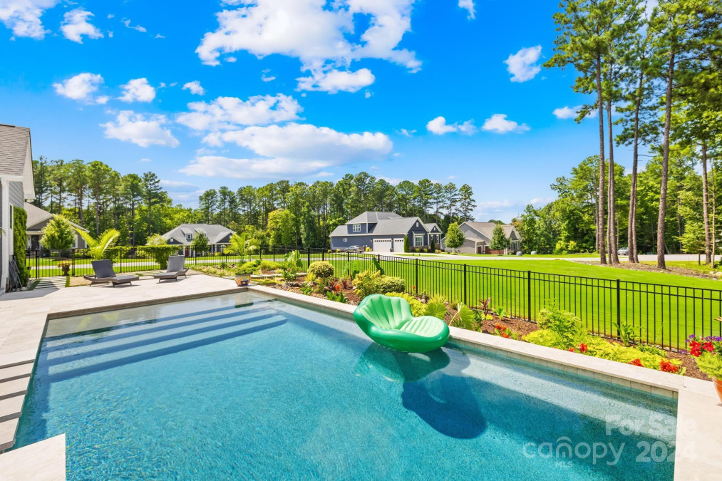 107 Hillside Cove Ct Mooresville, NC 28117