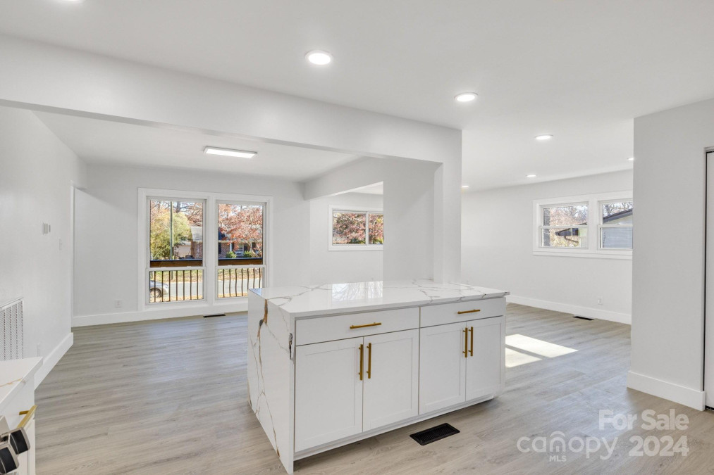 6309 Spring Garden Ln Charlotte, NC 28213