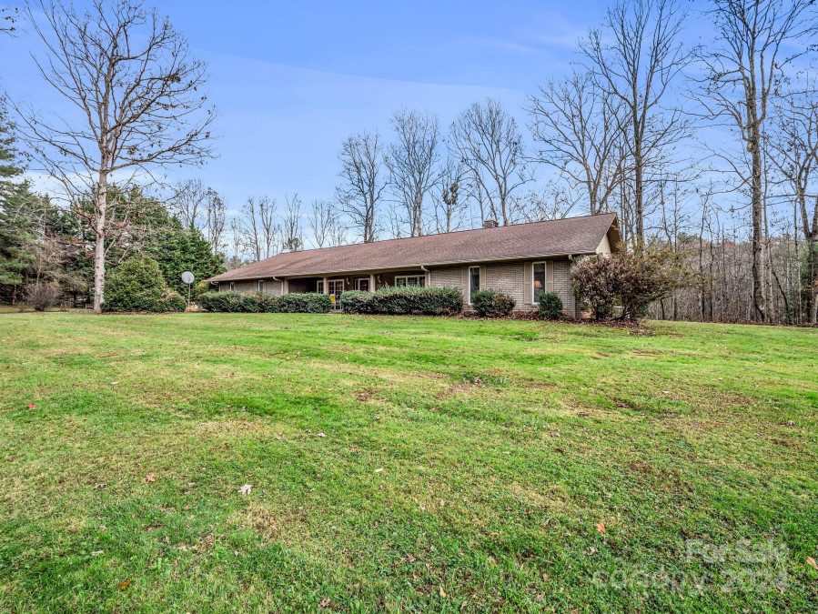 224 Sherwood Ln Hendersonville, NC 28791