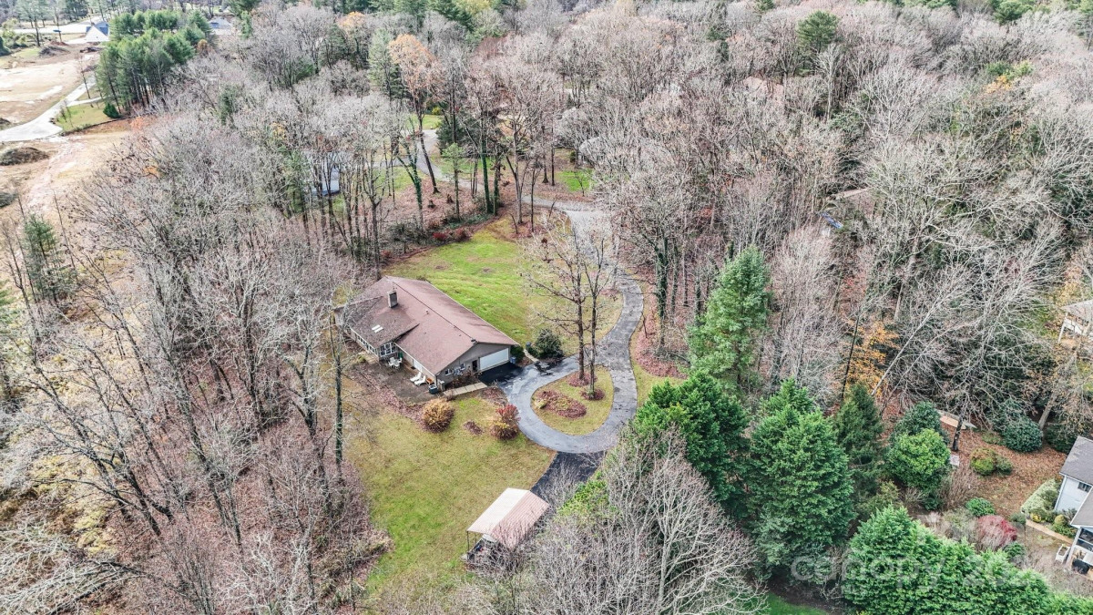 224 Sherwood Ln Hendersonville, NC 28791