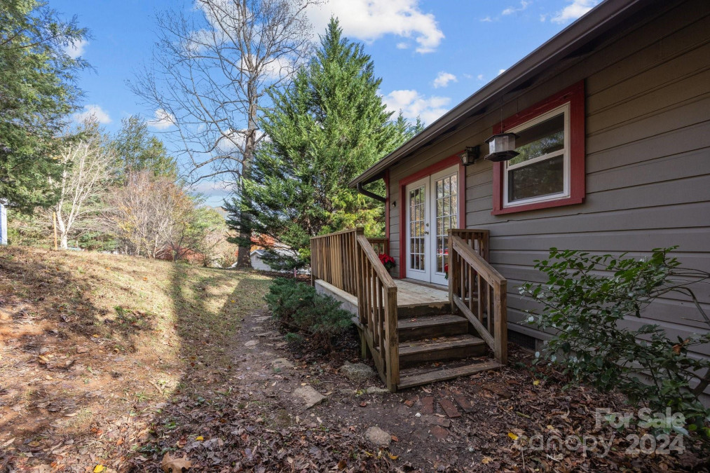 143 Druid Dr Asheville, NC 28806