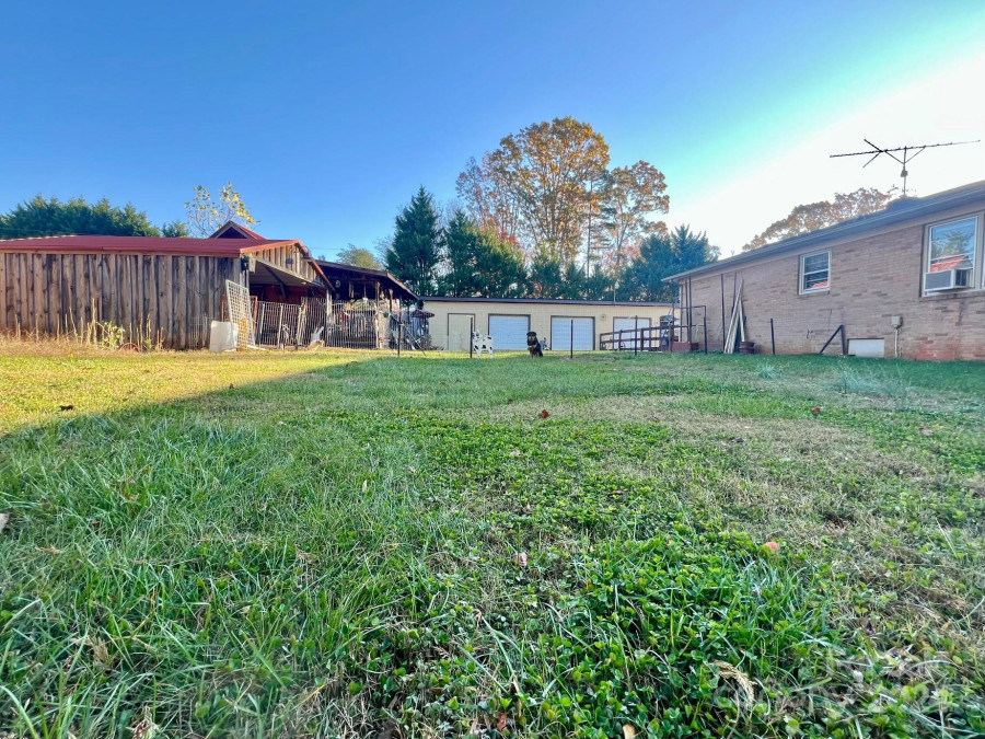 1168 Mcclain Rd Hiddenite, NC 28636