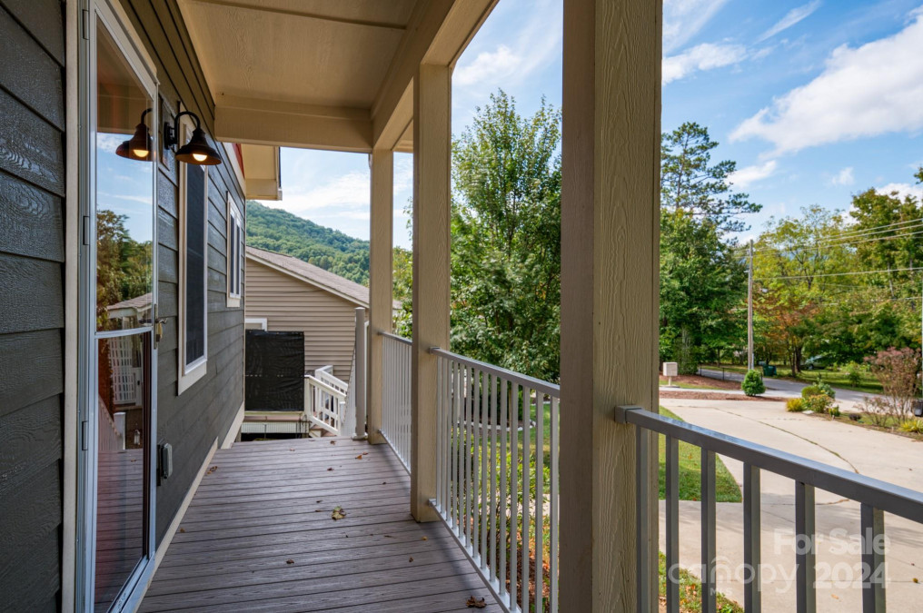 505 Pearl View Dr Black Mountain, NC 28711