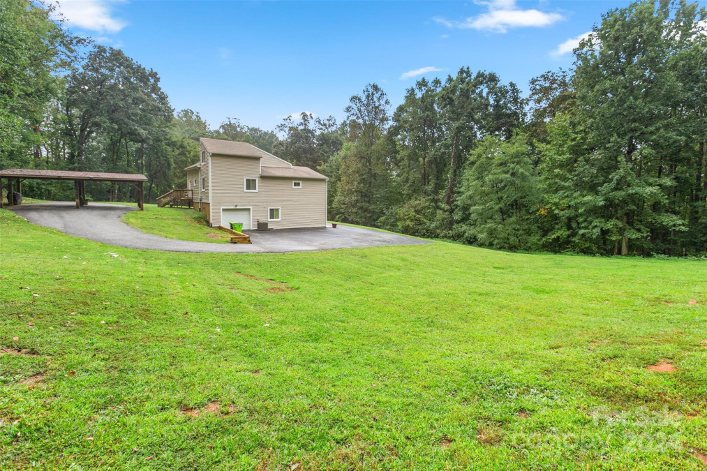 7551 Nc 68 Hw Oak Ridge, NC 27310