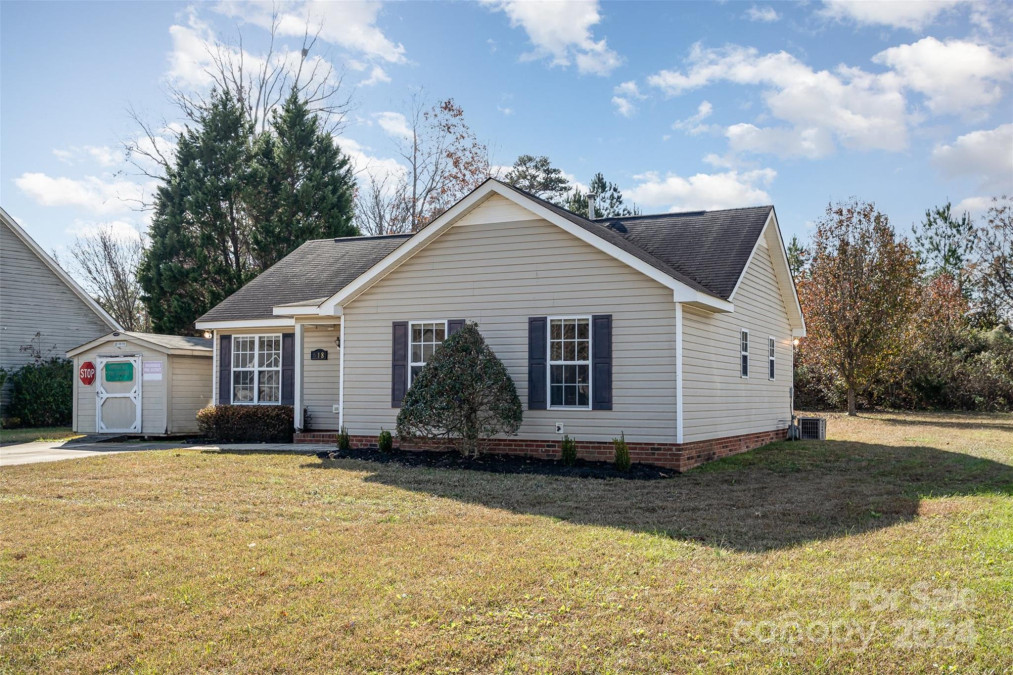 618 White Oak Ln Matthews, NC 28104