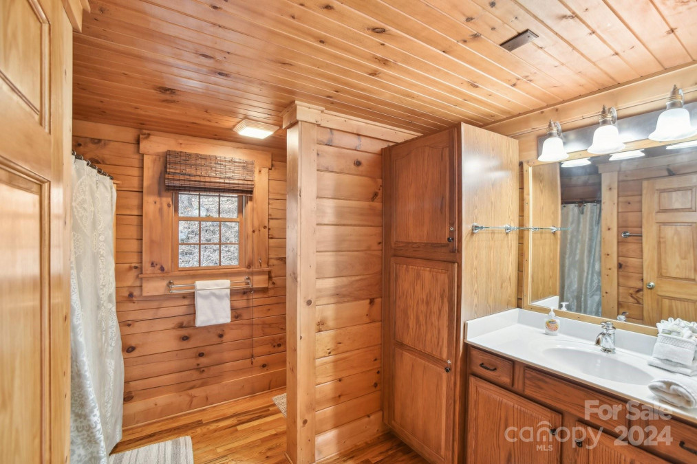 501 Bolt Rd Lake Lure, NC 28746