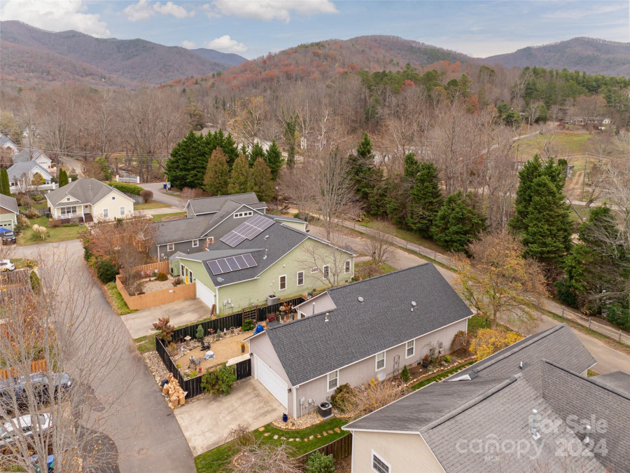 44 Cotton Creek Cir Black Mountain, NC 28711