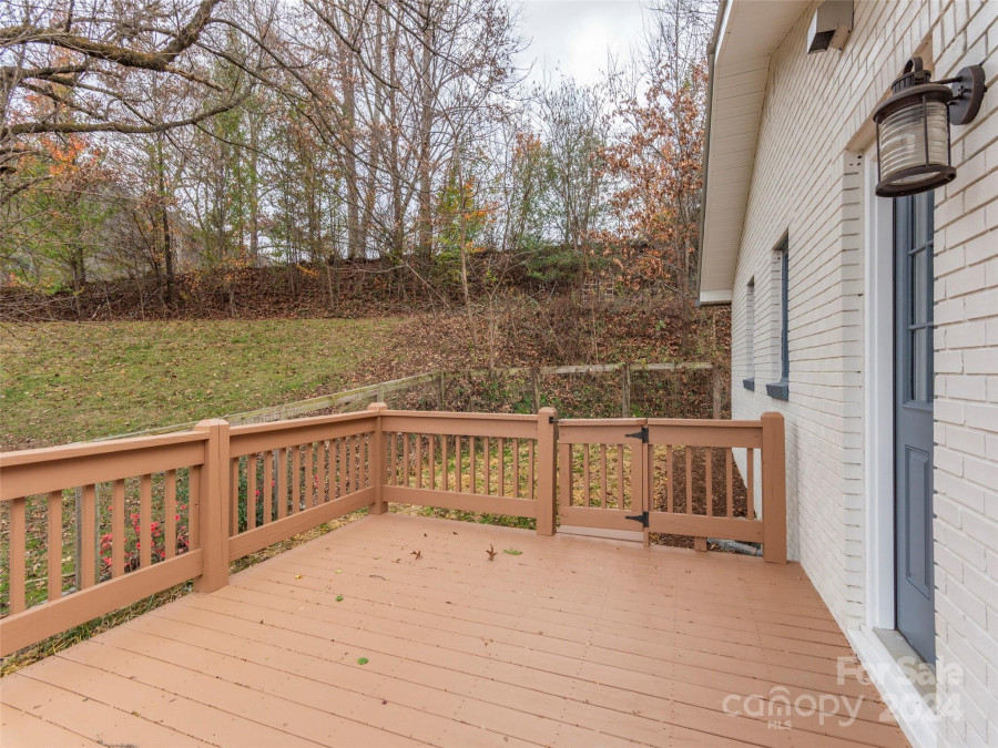 207 Lunar Trace Rd Waynesville, NC 28786