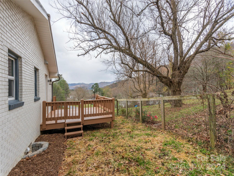 207 Lunar Trace Rd Waynesville, NC 28786