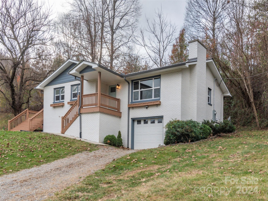 207 Lunar Trace Rd Waynesville, NC 28786