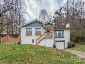 207 Lunar Trace Rd Waynesville, NC 28786