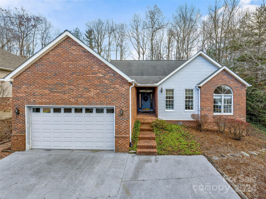 205 Tallyho Ln Hendersonville, NC 28791