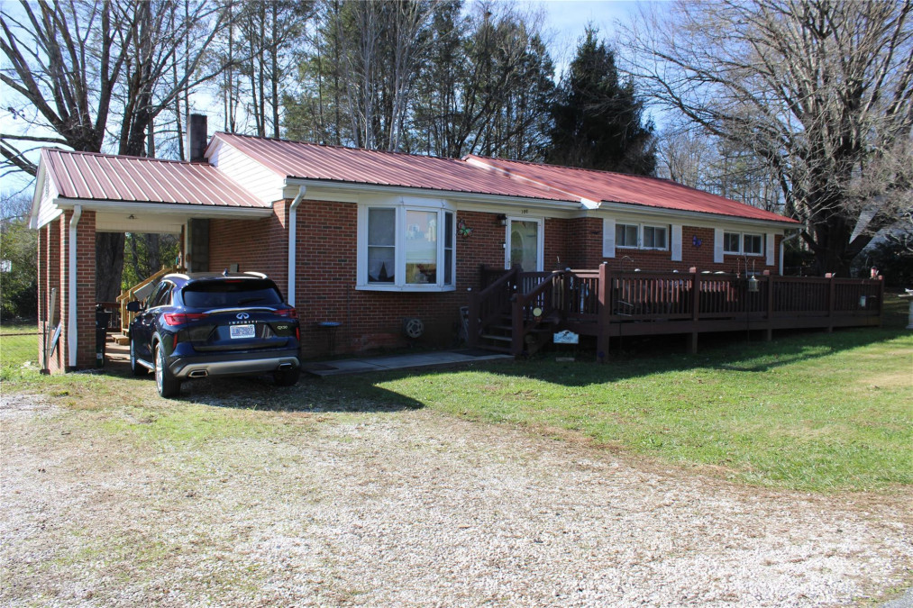 386 Morris Rd Brevard, NC 28712