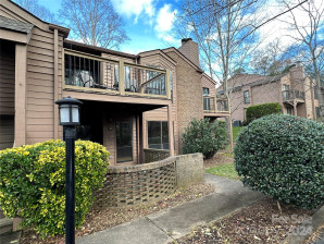 15 Ravencroft Ln Asheville, NC 28803