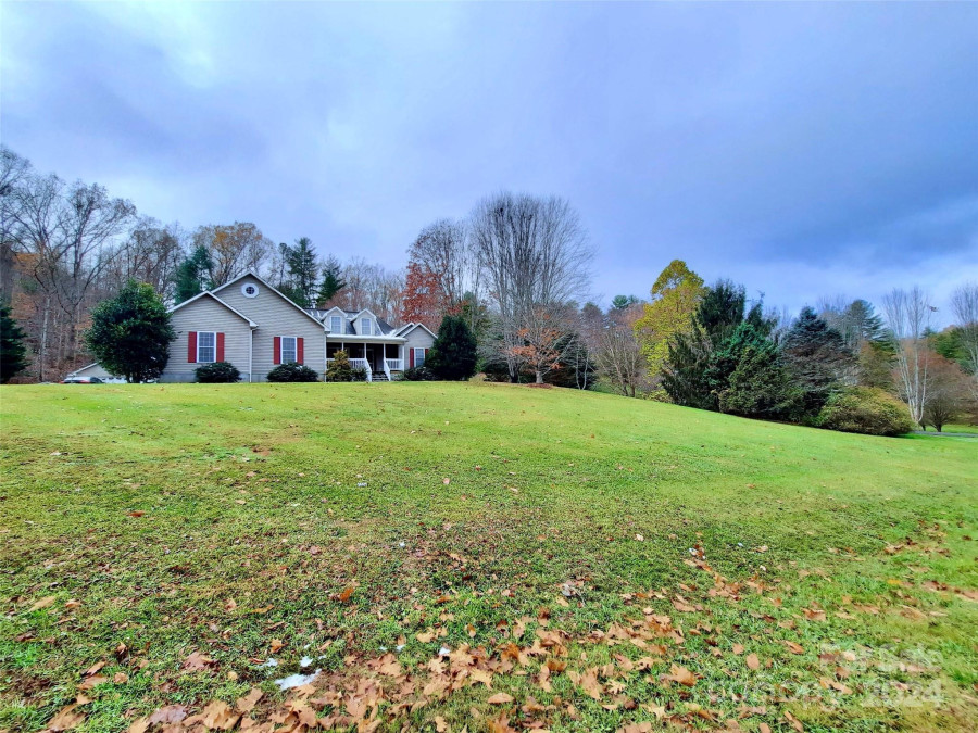 476 Cove Creek Ln Weaverville, NC 28787