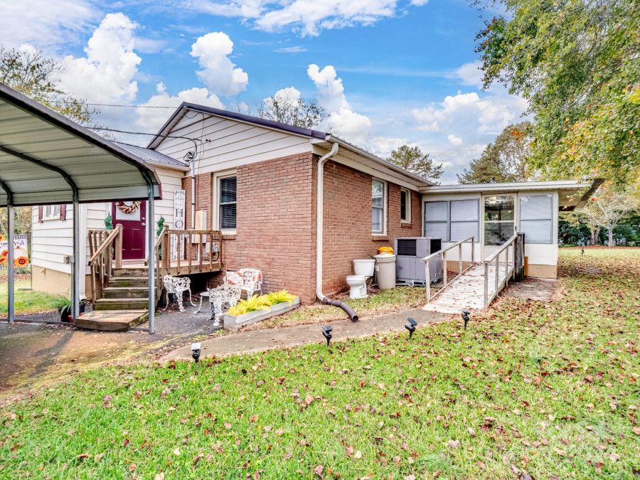 4356 Charles Raper Jonas Hw Alexis, NC 28006