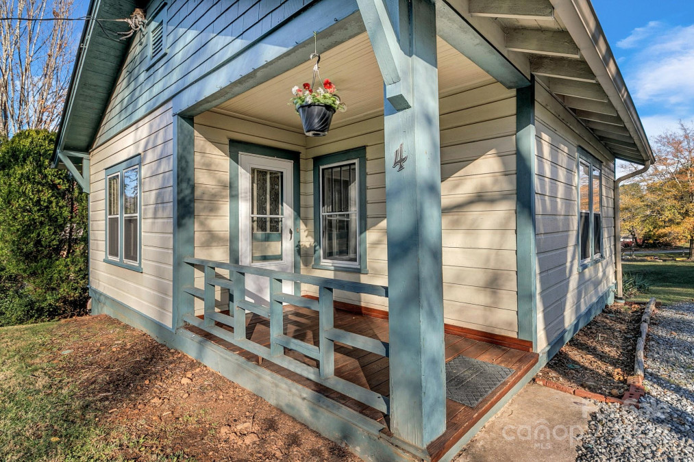 4 Browndale Rd Asheville, NC 28805