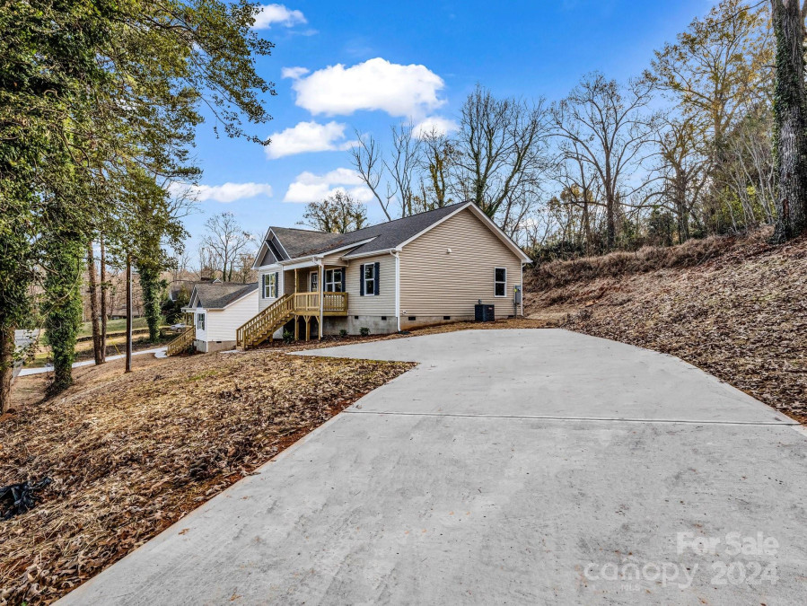 318 Elizabeth Ave Forest City, NC 28043