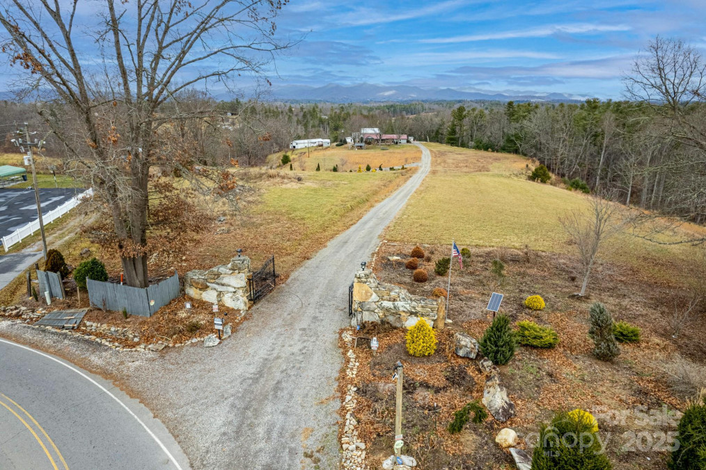 9 Eller Ford Rd Weaverville, NC 28787