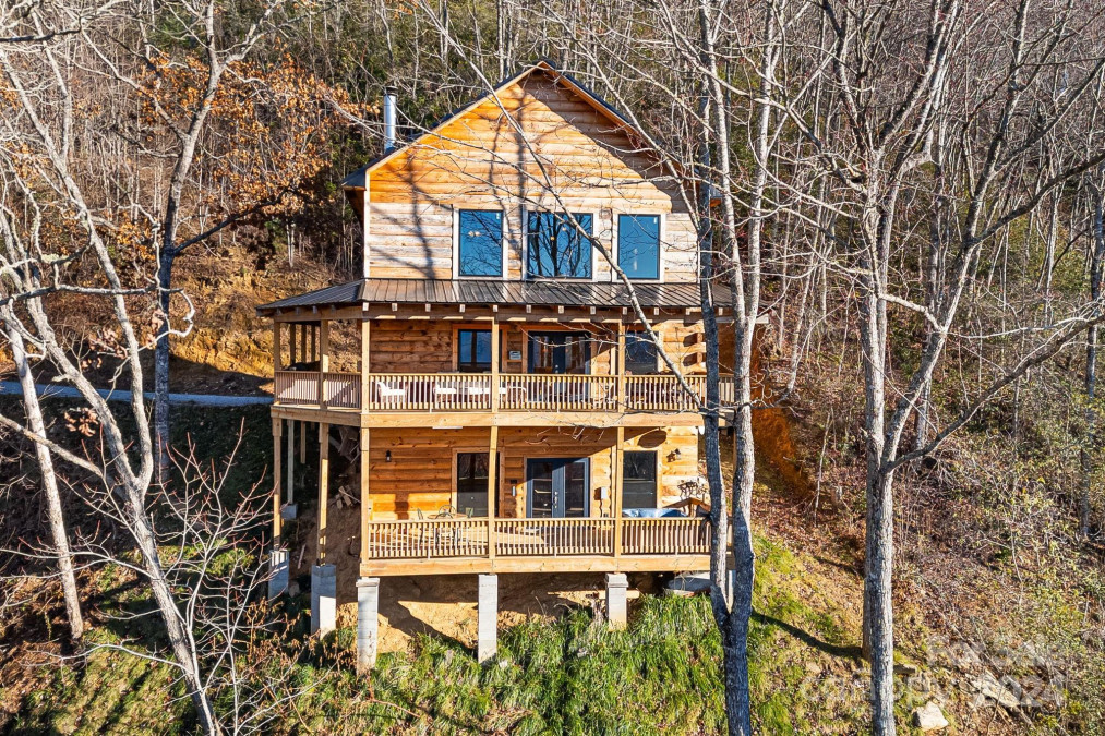 350 Hickory Springs Trl Bryson City, NC 28713