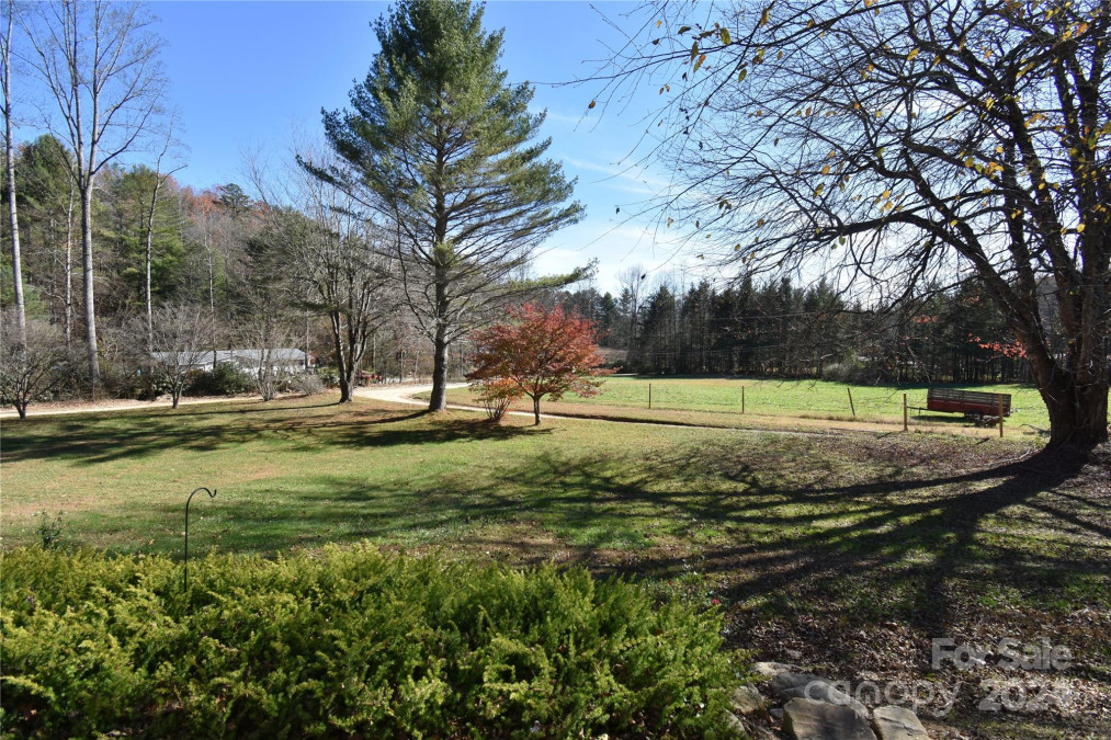 549 Freeman Creek Rd Zirconia, NC 28790