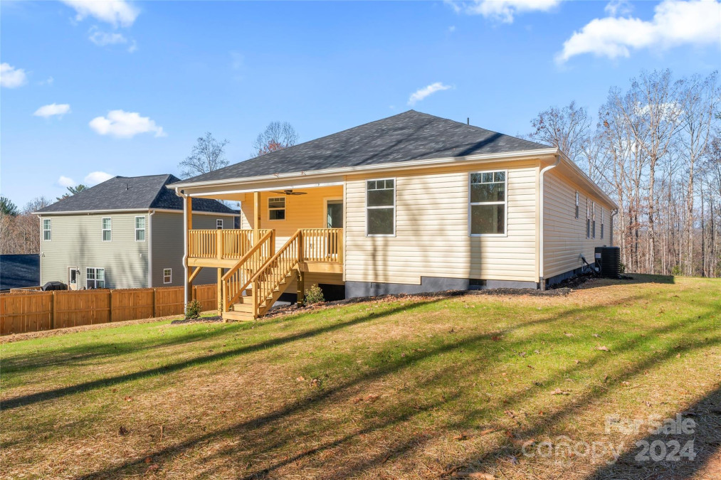 1214 Summerhill St Lenoir, NC 28645