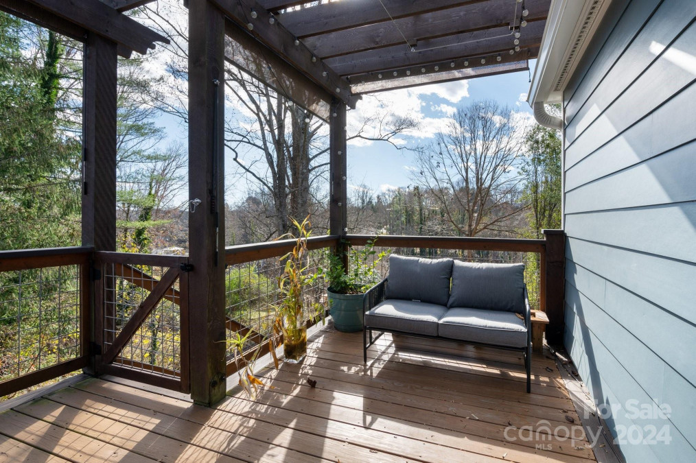 53 Baker Pl Asheville, NC 28806