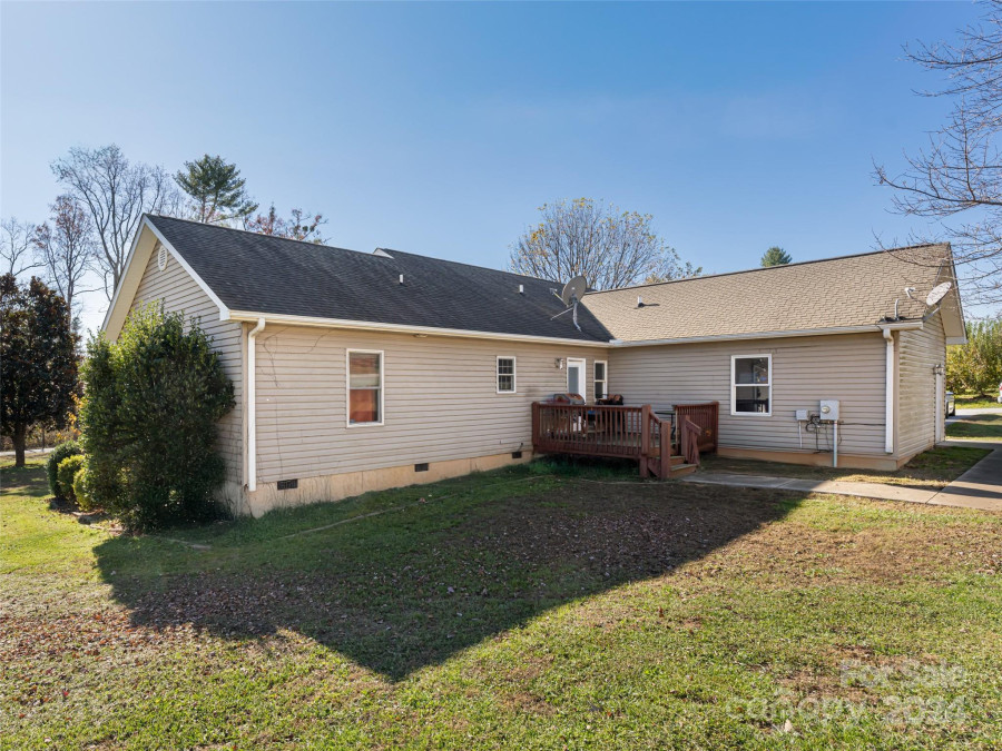 26 Tillman Dr Hendersonville, NC 28792