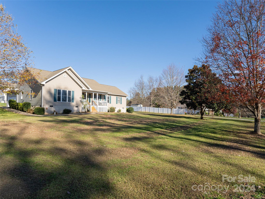 26 Tillman Dr Hendersonville, NC 28792