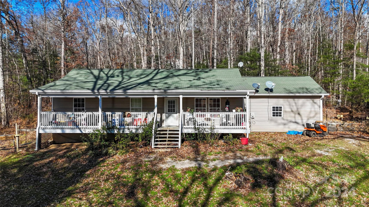 115 Huckleberry Rd Hendersonville, NC 28792