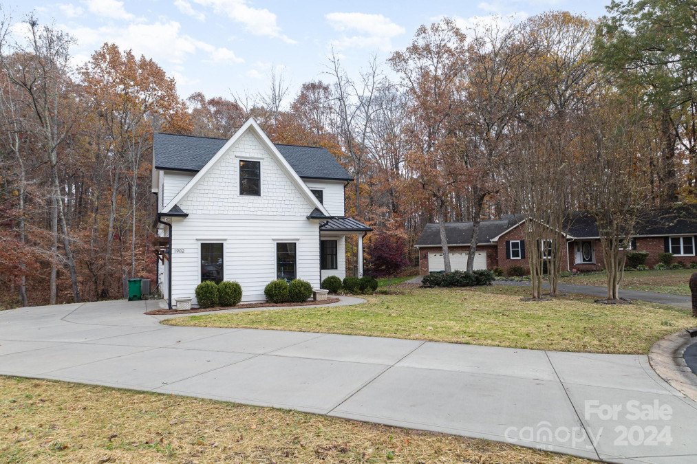 1902 Windlock Dr Charlotte, NC 28270