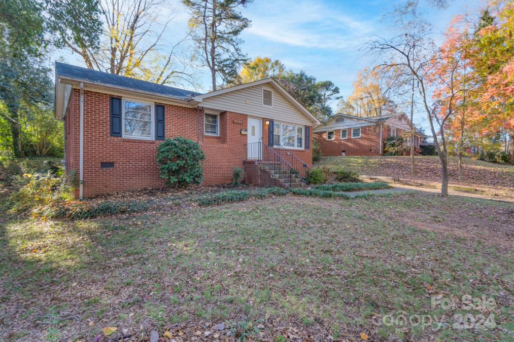 4426 Holbrook Dr Charlotte, NC 28205