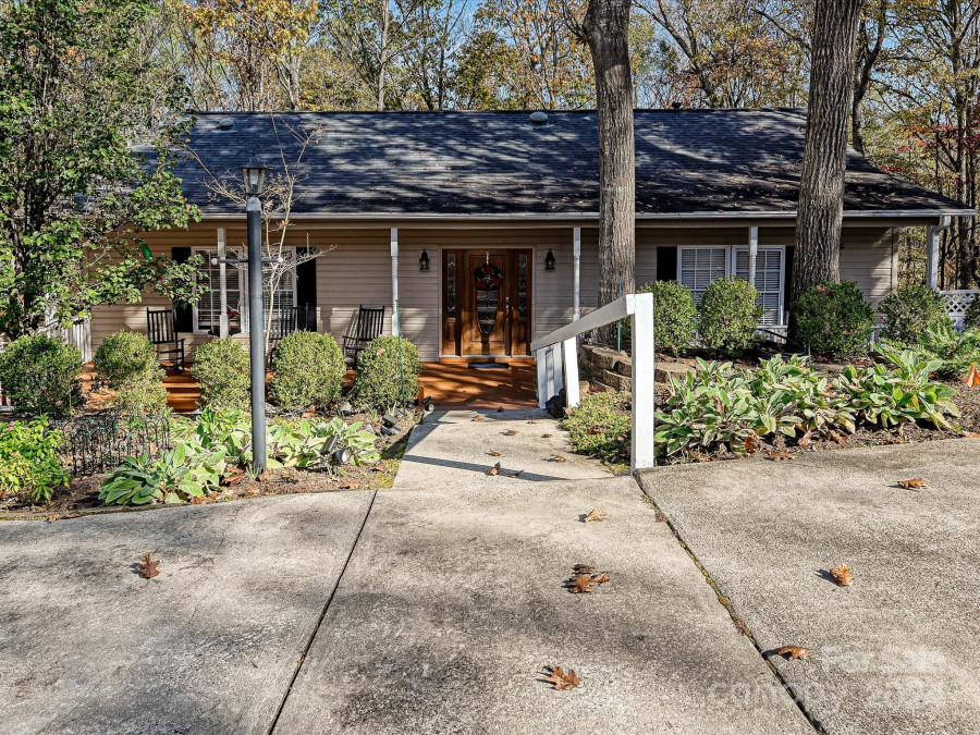 25040 Timberlake Dr Tega Cay, SC 29708