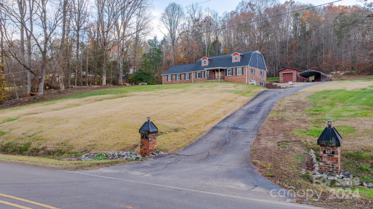 697 Wilson Valley Dr Marion, NC 28752