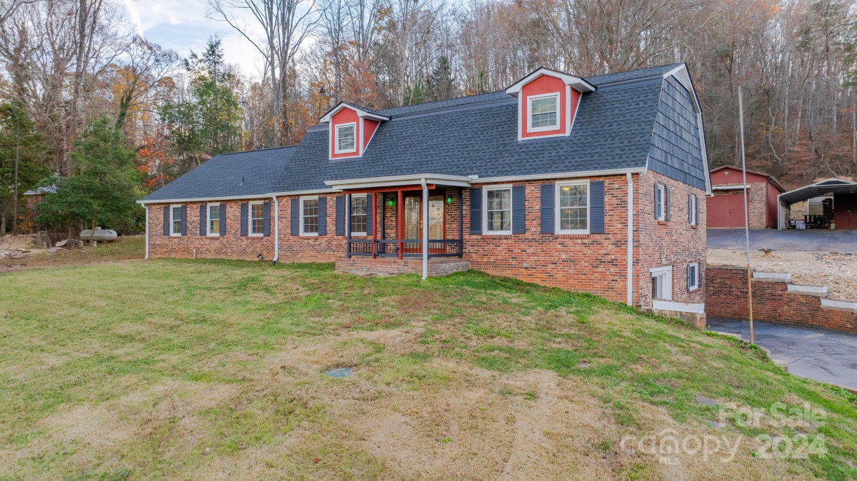 697 Wilson Valley Dr Marion, NC 28752