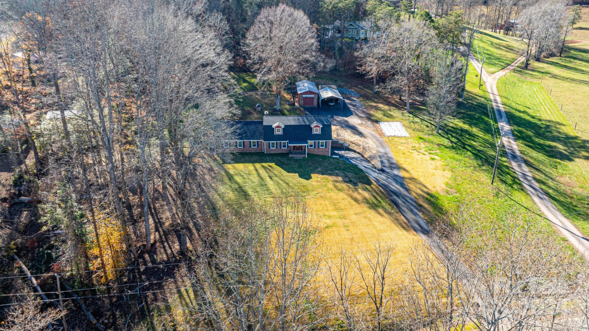 697 Wilson Valley Dr Marion, NC 28752