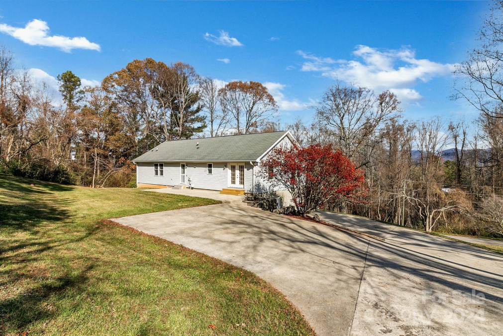 208 Adams Hill Rd Asheville, NC 28806