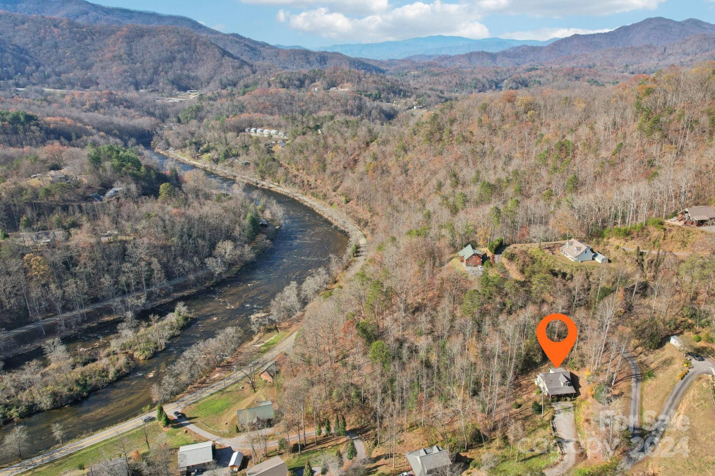 155 Rio Bravo Dr Sylva, NC 28779