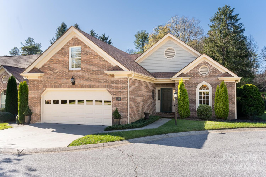 131 Glenbrook Dr Hendersonville, NC 28739