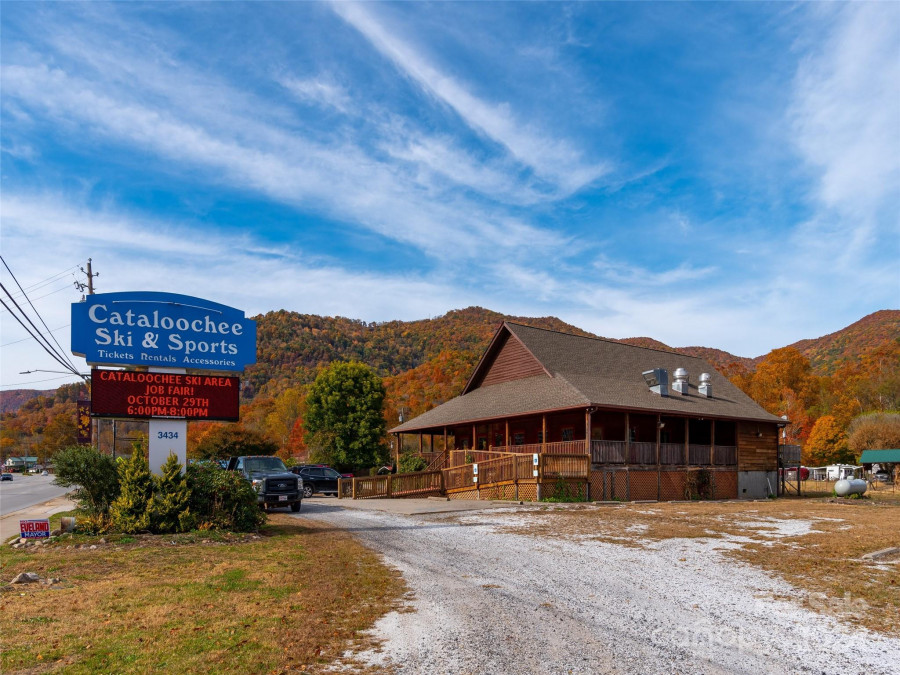 67 Rushing Creek Ln Maggie Valley, NC 28751