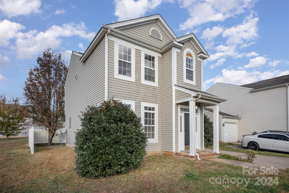 8601 Sawleaf Ct Charlotte, NC 28215